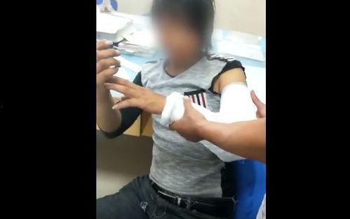 网红吃瓜男帅哥视频,揭秘男帅哥的瓜田奇遇记